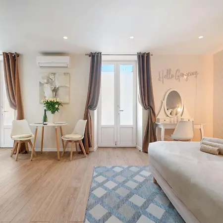 Renting - Massena - Luxe - Jacuzzi - Terrace - King Bed - Ac Апартаменты *