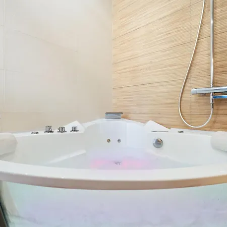 Апартаменты Renting - Massena - Luxe - Jacuzzi - Terrace - King Bed - Ac Ницца