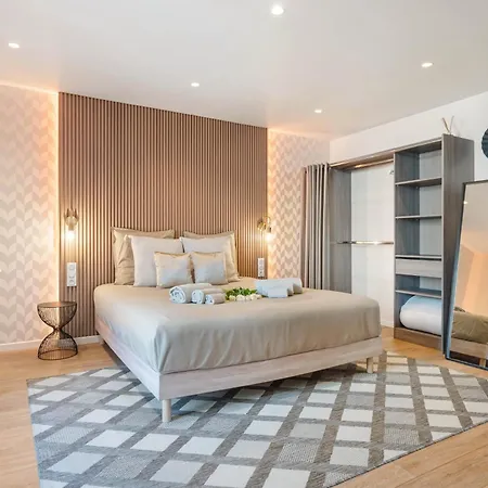 Апартаменты Renting - Massena - Luxe - Jacuzzi - Terrace - King Bed - Ac *